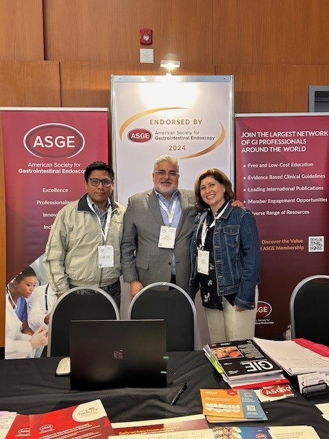 Talin Artinian with ASGE Members GASTROENDO 2024